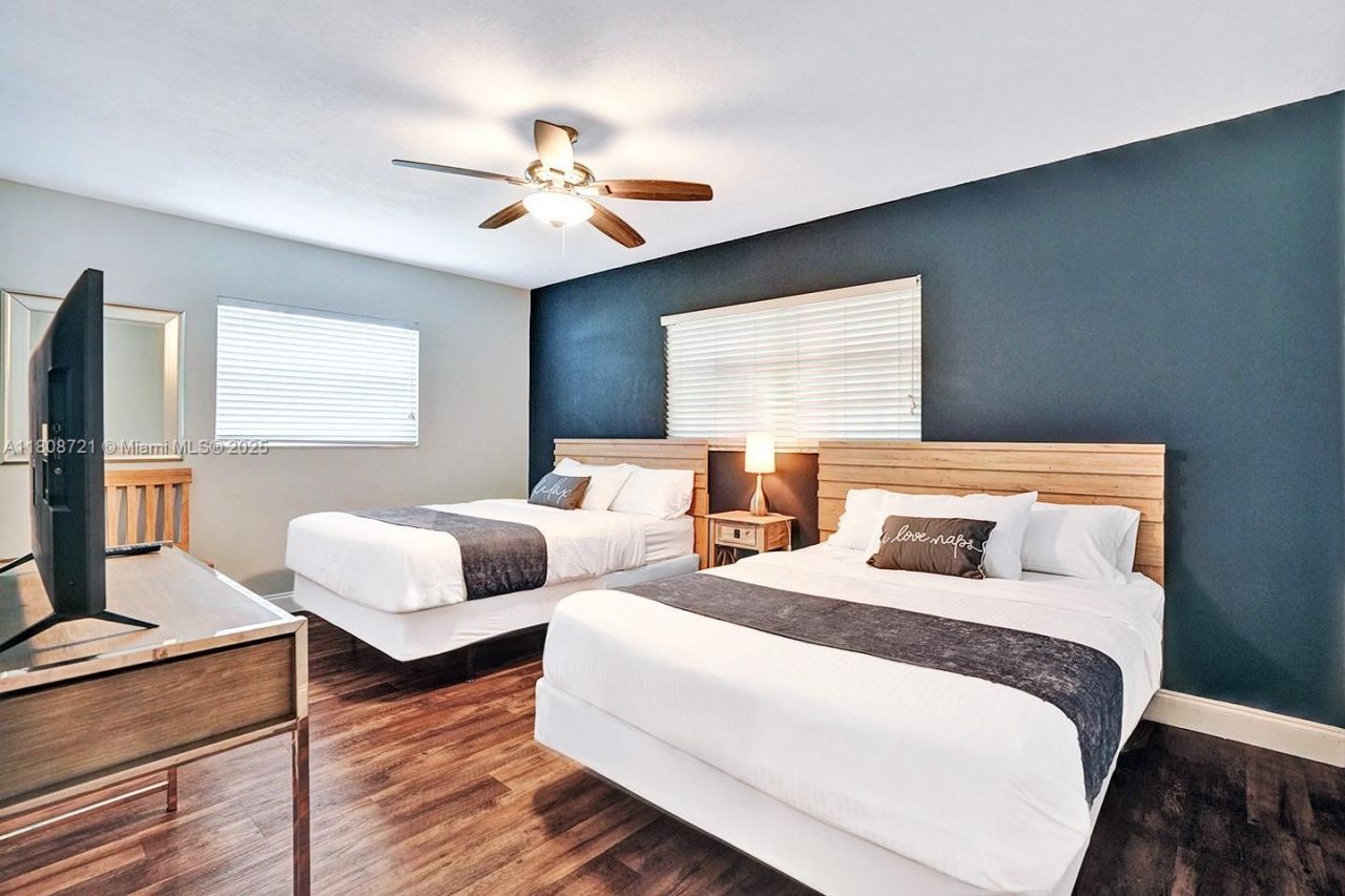 1245 Wiley St, Hollywood, FL 33019 Photo