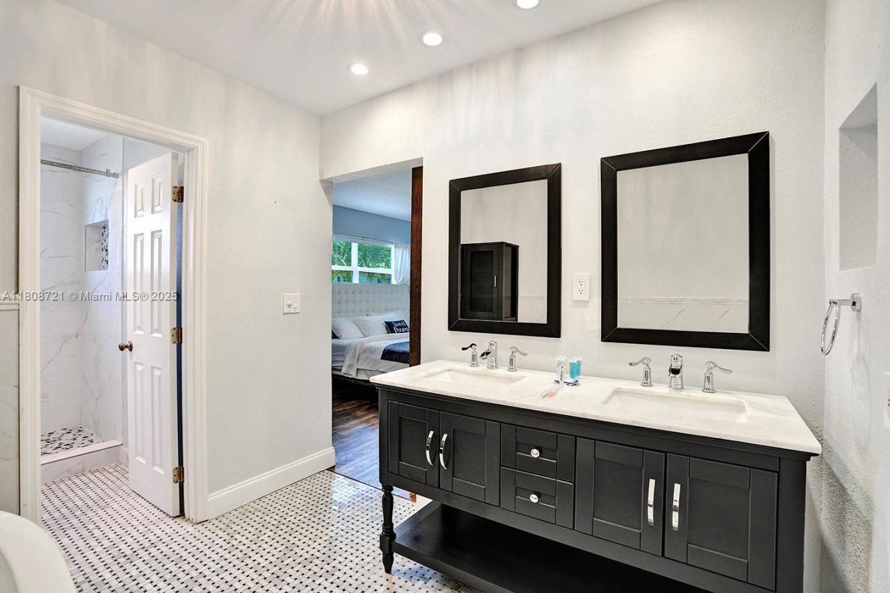 1245 Wiley St, Hollywood, FL 33019 Photo