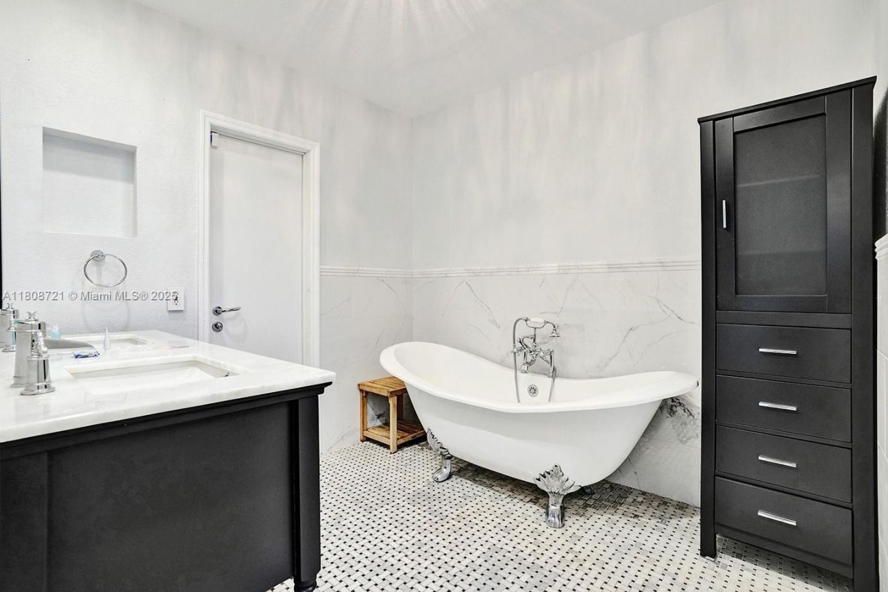 1245 Wiley St, Hollywood, FL 33019 Photo