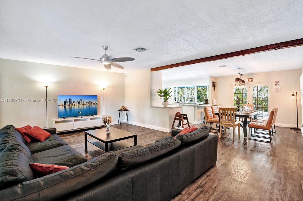 1245 Wiley St, Hollywood, FL 33019 Photo