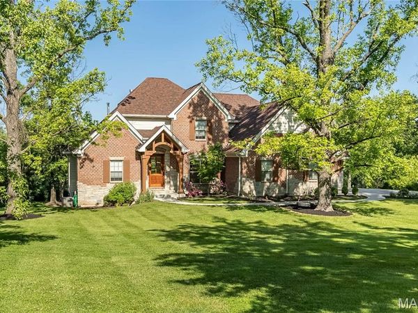 111 N Mosley Road, St Louis, MO 63141