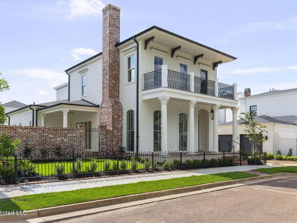 105 Prytania Street, Madison, MS 39110