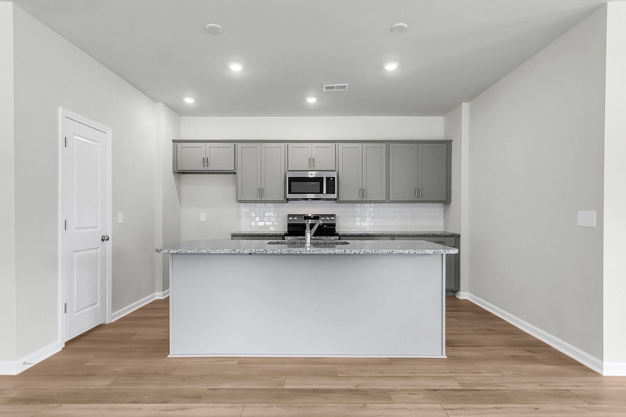 1000 Carolina Way Photo 12