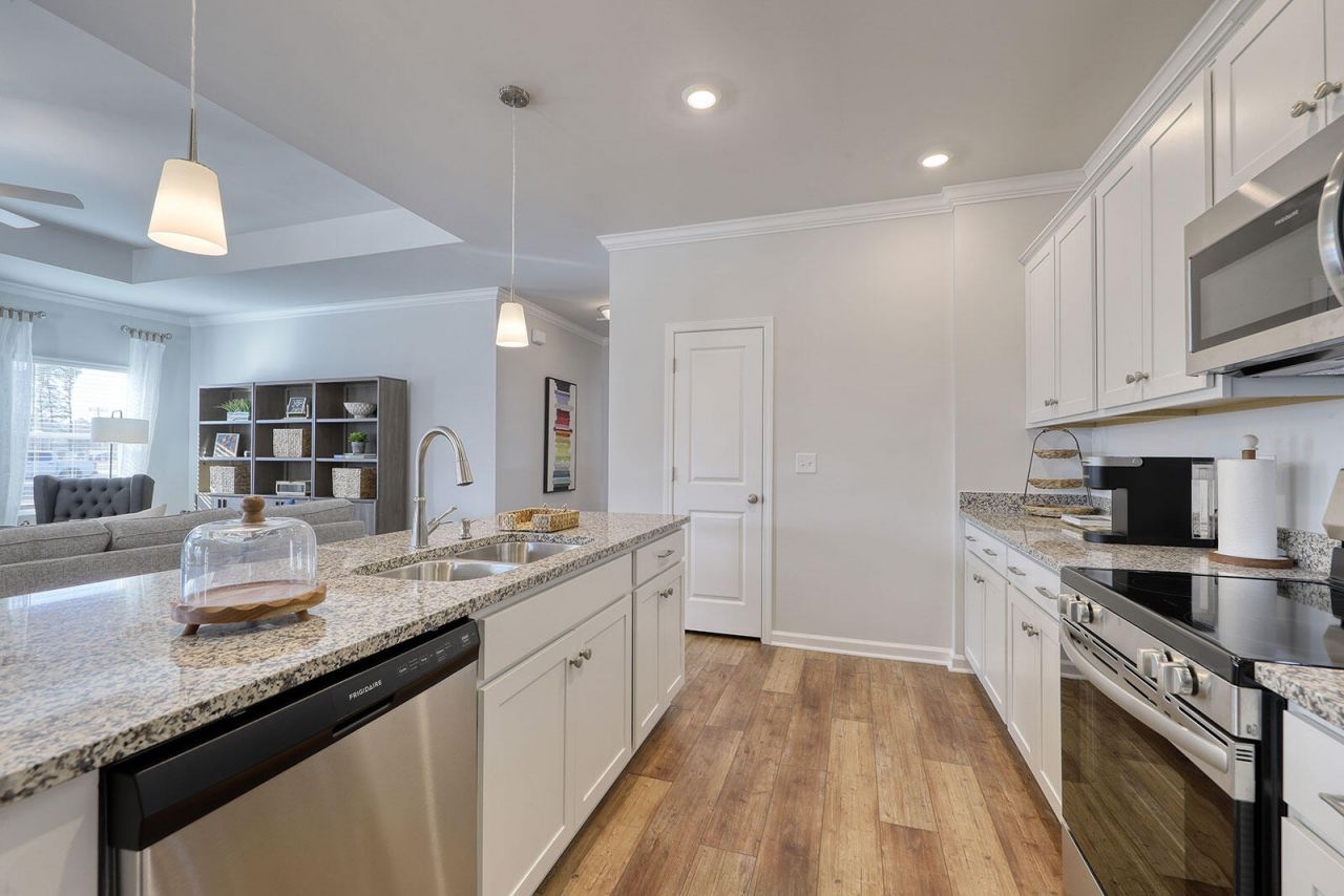 1000 Carolina Way Photo 4