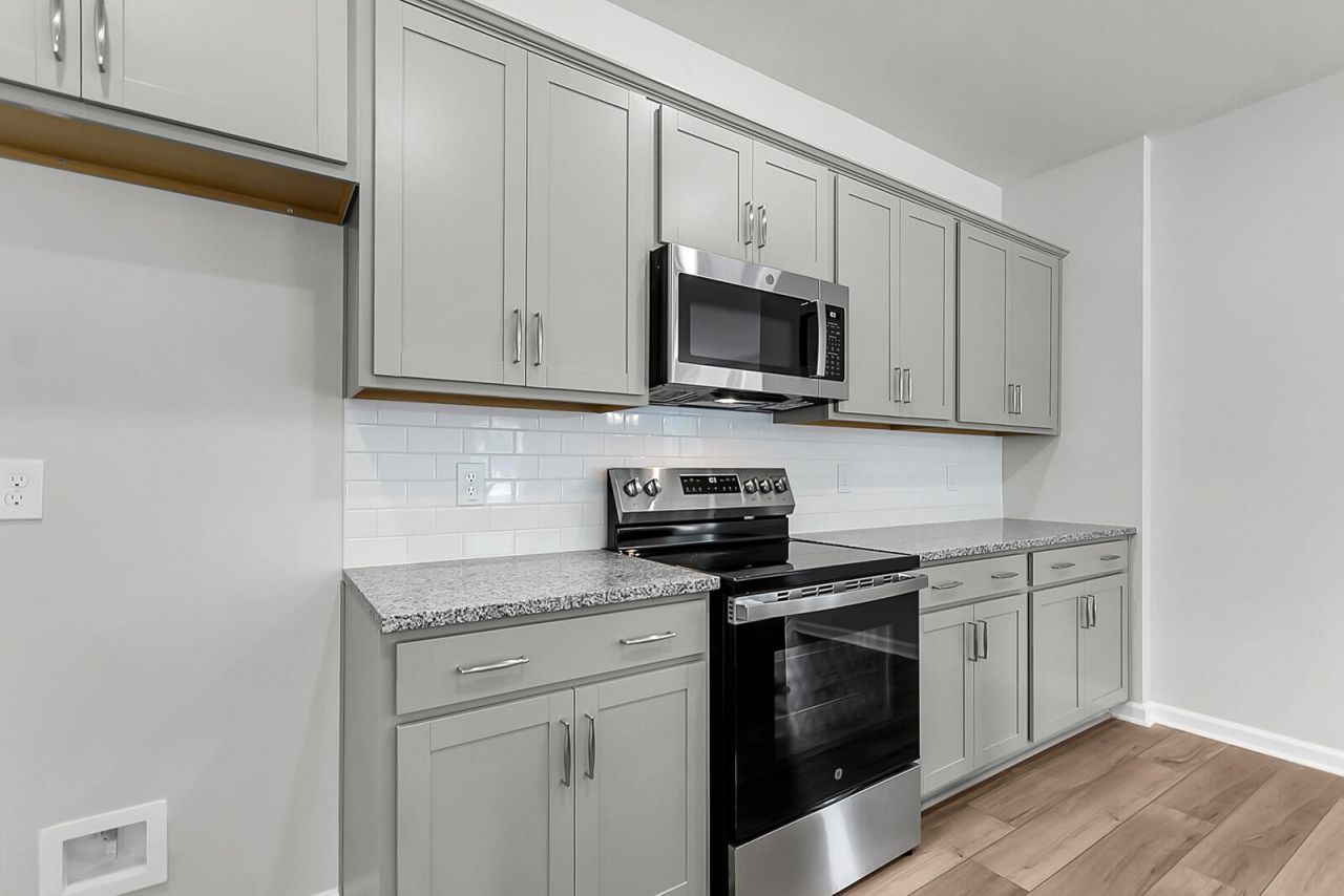 1000 Carolina Way Photo 6