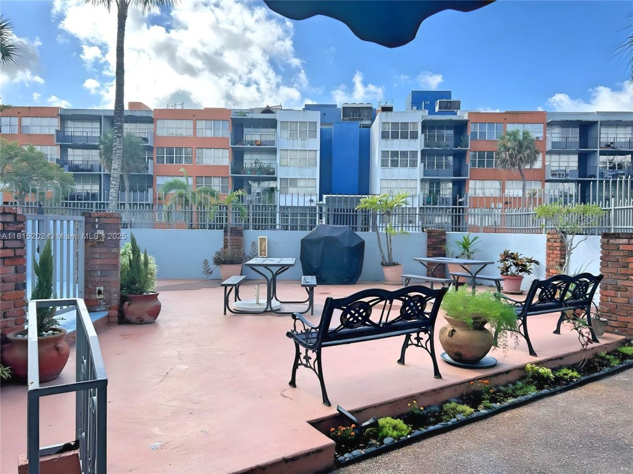 16850 S Glades Dr, Unit 8G, North Miami Beach, FL 33162 Photo