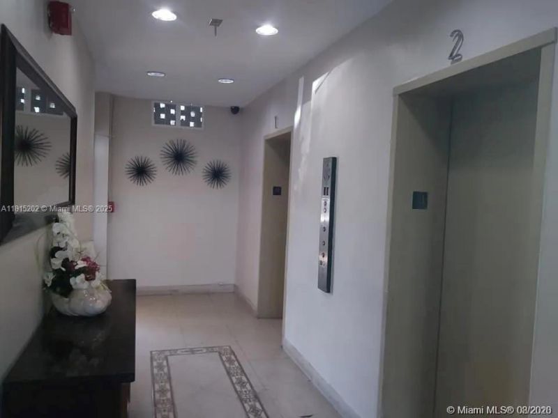 16850 S Glades Dr, Unit 8G, North Miami Beach, FL 33162 Photo