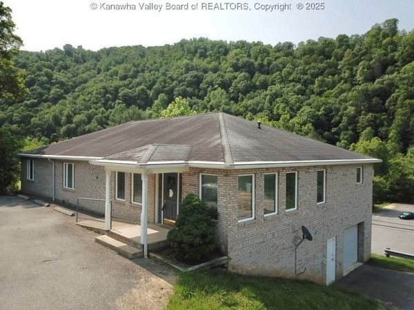 319 Main Street, Clay, WV 25043