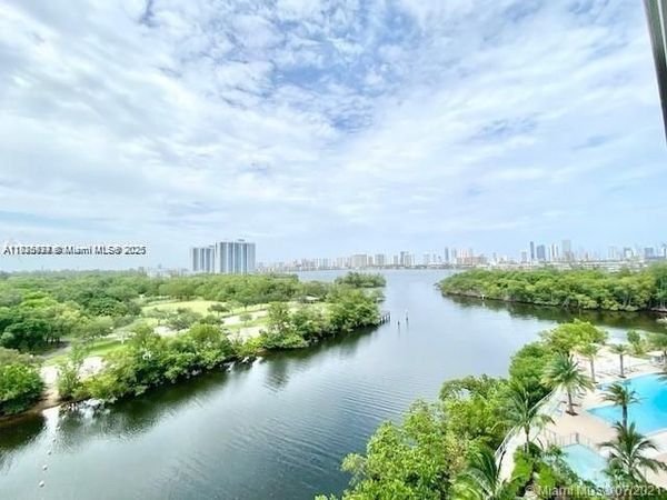16385 Biscayne Blvd, Unit 702, North Miami Beach, FL 33160