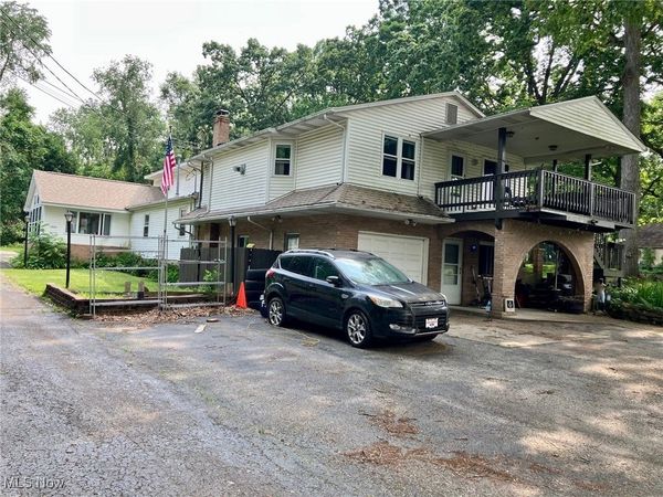 1088 Buena Vista Drive, Akron, OH 44319