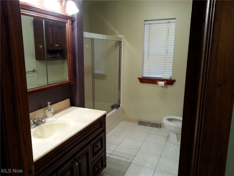 1088 Buena Vista Drive, Akron, OH 44319 Photo 6