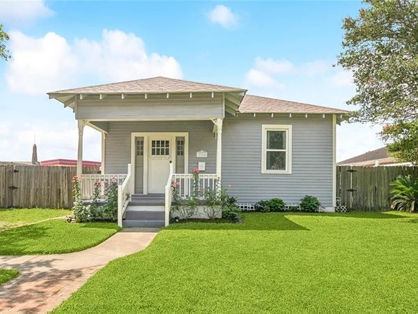 220 MOSS Lane, River Ridge, LA 70123