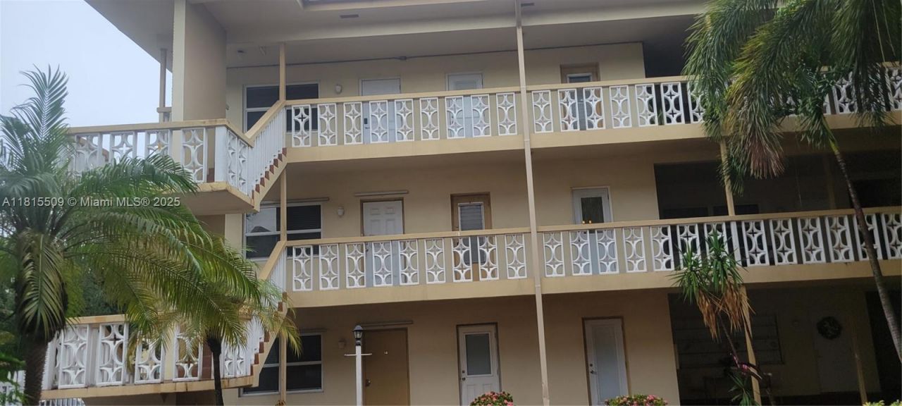 1958 Monroe St, Unit 107, Hollywood, FL 33020 Photo