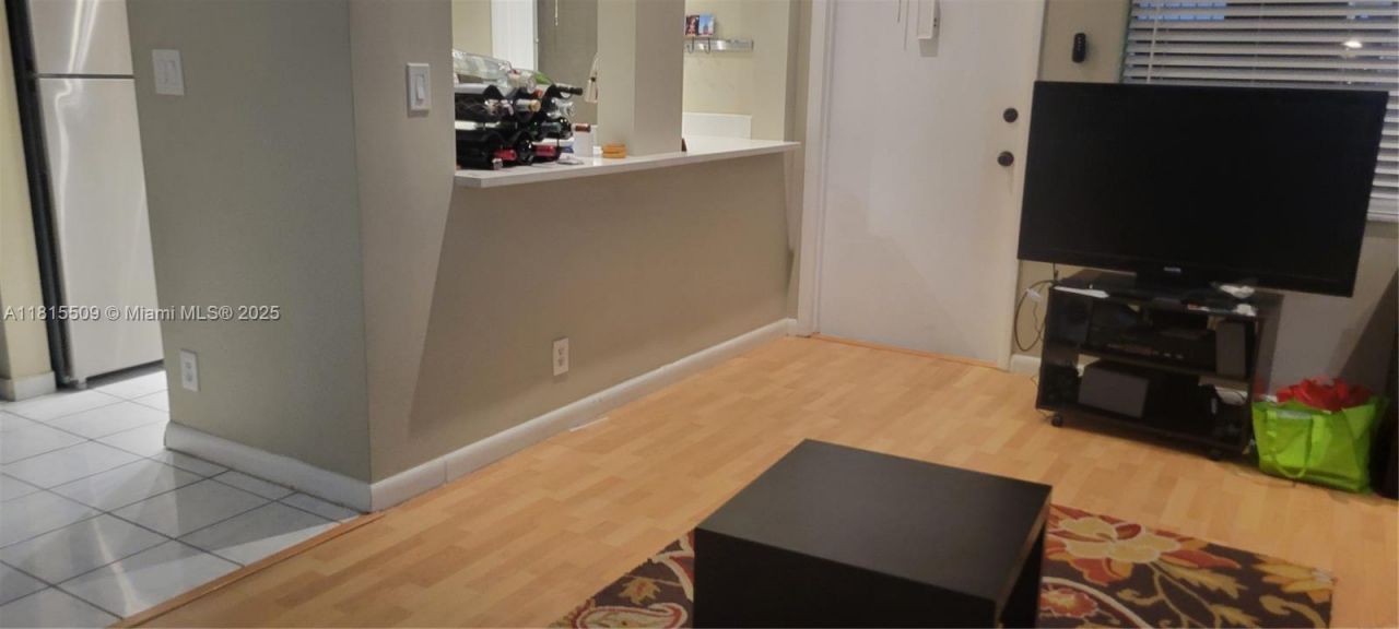 1958 Monroe St, Unit 107, Hollywood, FL 33020 Photo