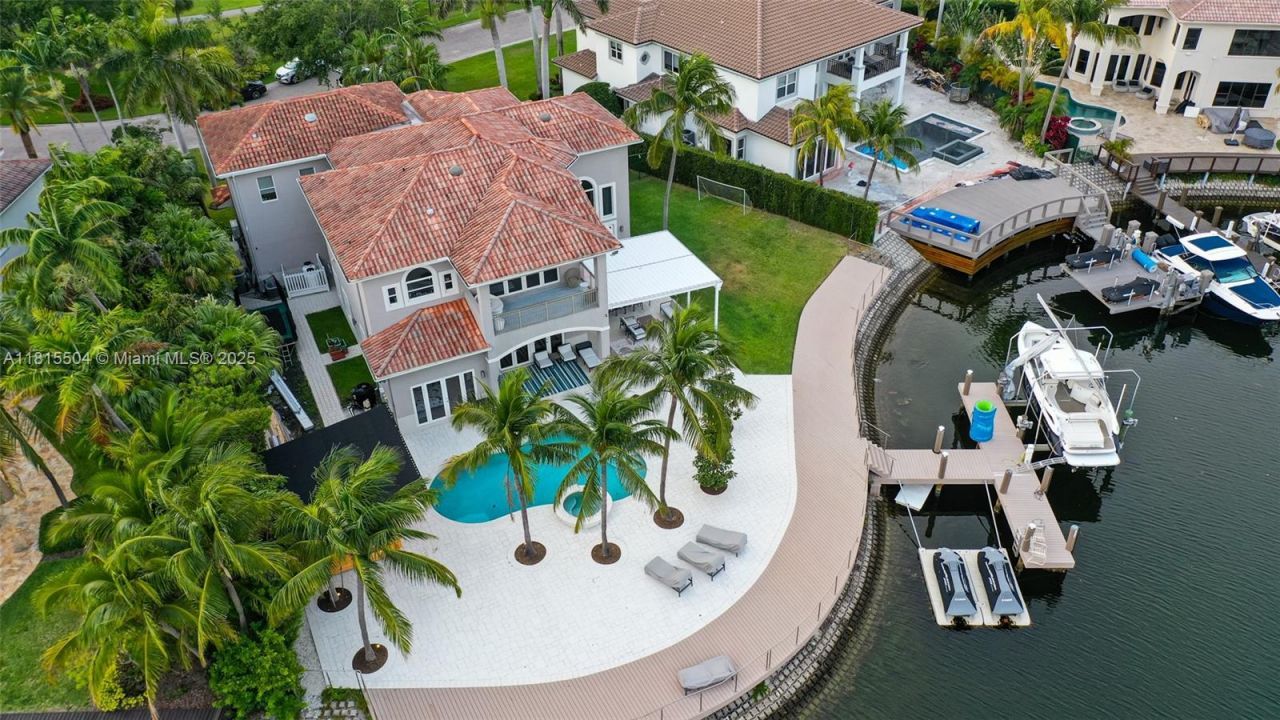 1260 Harbor Ct, Hollywood, FL 33019 Photo