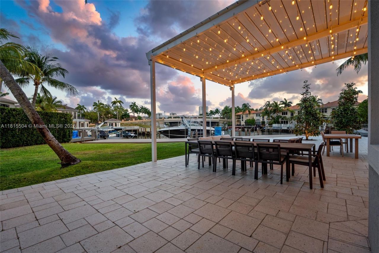 1260 Harbor Ct, Hollywood, FL 33019 Photo