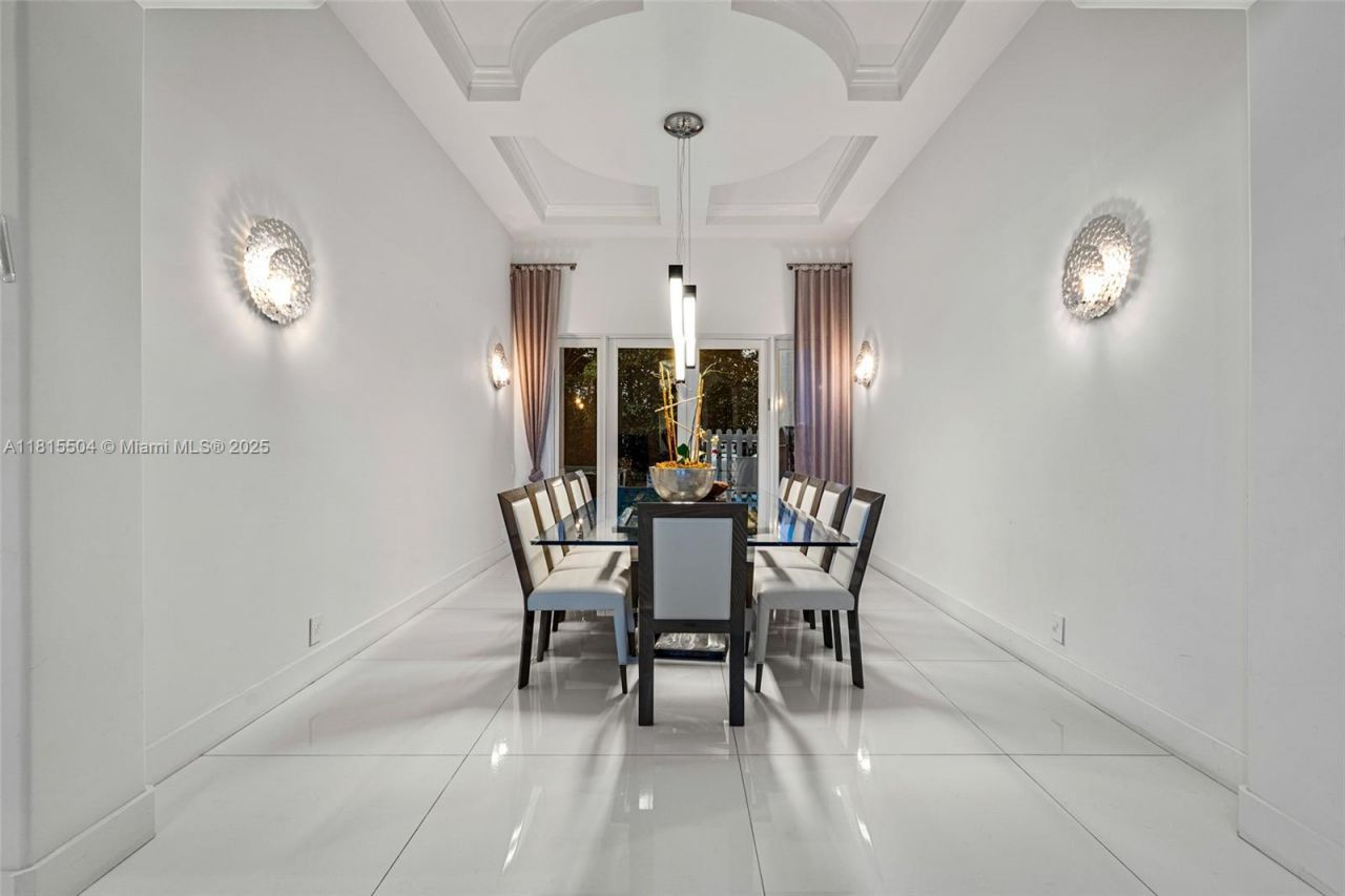 1260 Harbor Ct, Hollywood, FL 33019 Photo