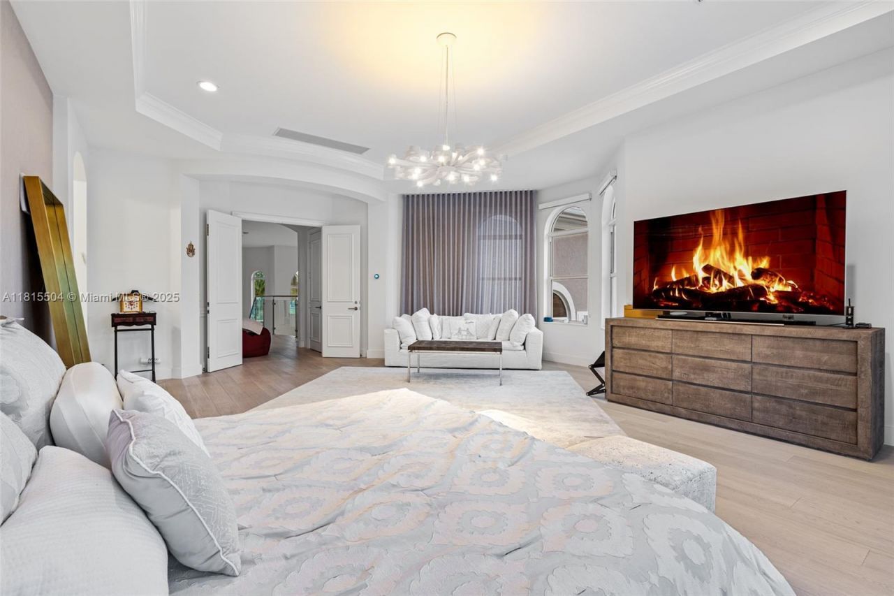 1260 Harbor Ct, Hollywood, FL 33019 Photo