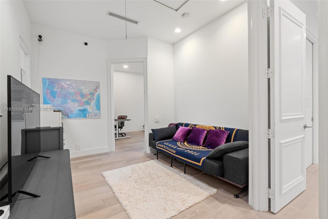 1260 Harbor Ct, Hollywood, FL 33019 Photo