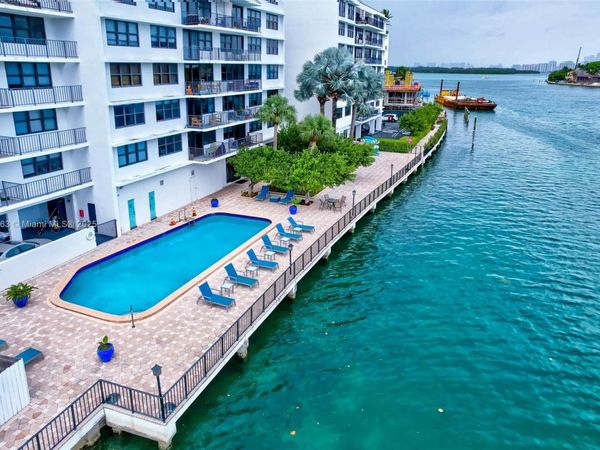 10101 E Bay Harbor Dr, Unit 502, Bay Harbor Islands, FL 33154