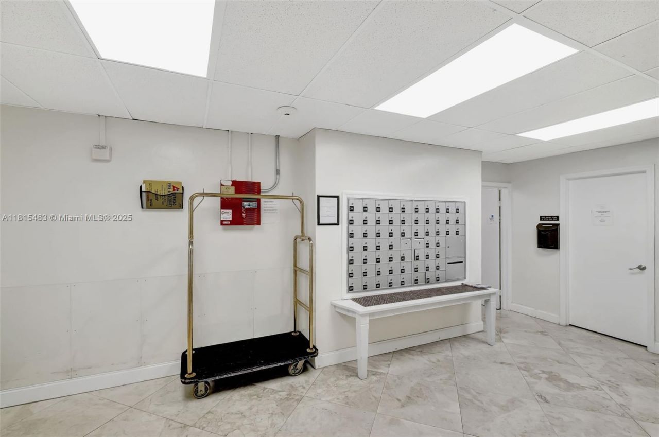 10101 E Bay Harbor Dr, Unit 502, Bay Harbor Islands, FL 33154 Photo