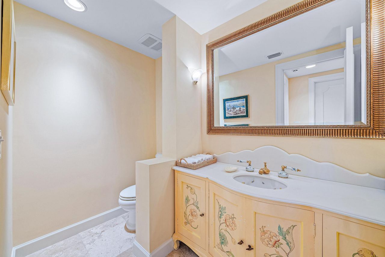 2160 Ibis Isle Road, Unit 9, Palm Beach, FL 33480 Photo