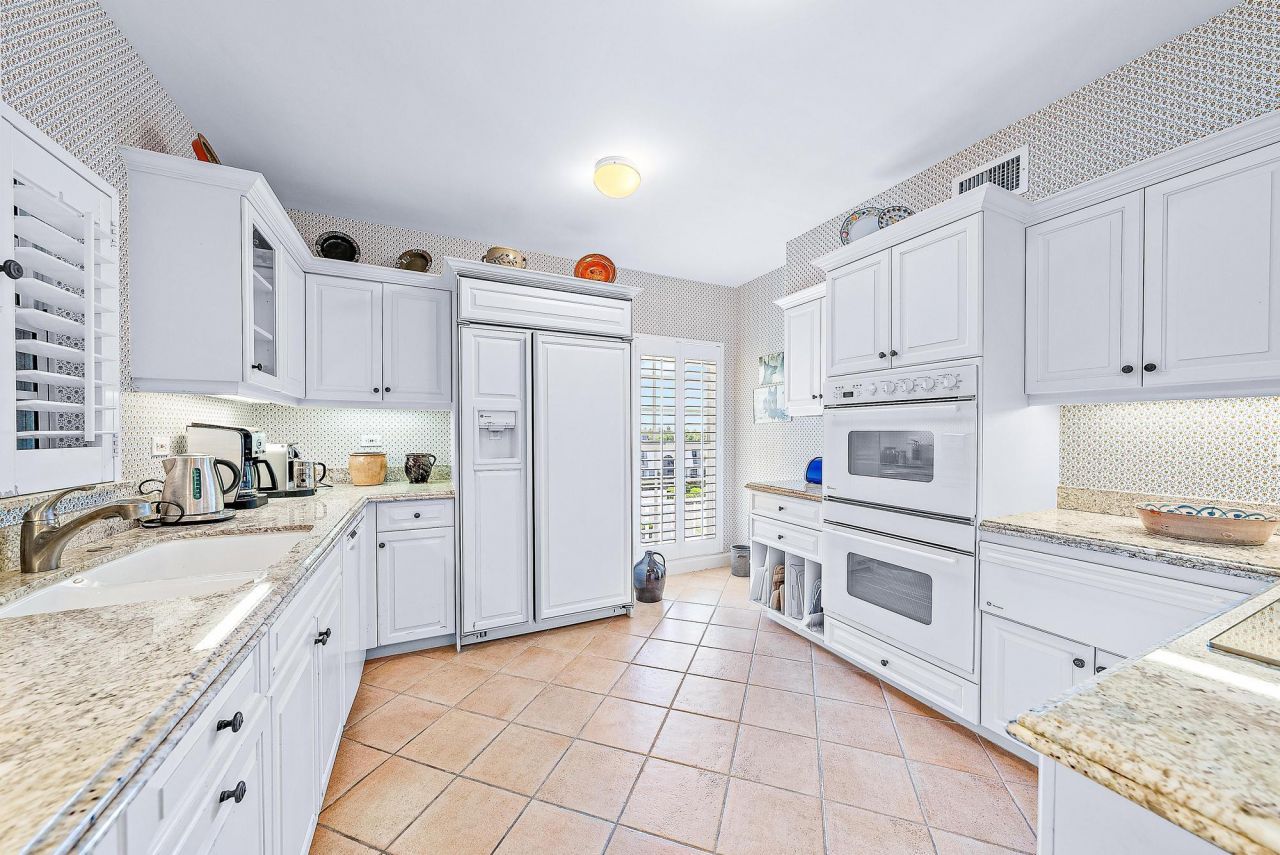 2160 Ibis Isle Road, Unit 9, Palm Beach, FL 33480 Photo