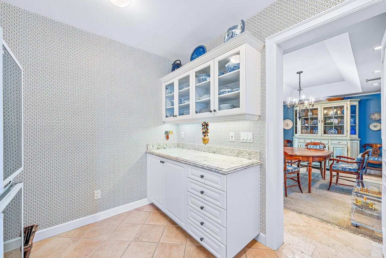 2160 Ibis Isle Road, Unit 9, Palm Beach, FL 33480 Photo