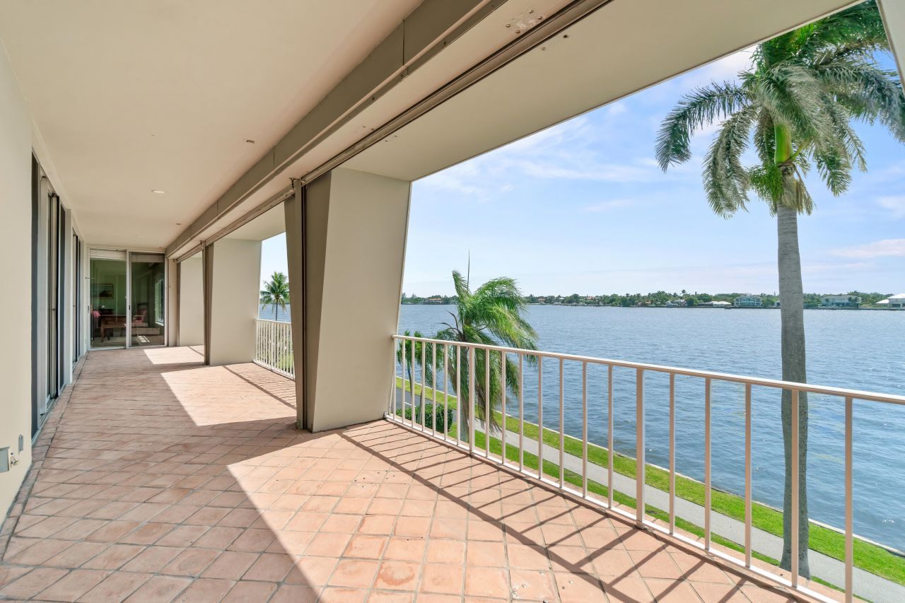 2160 Ibis Isle Road, Unit 9, Palm Beach, FL 33480 Photo