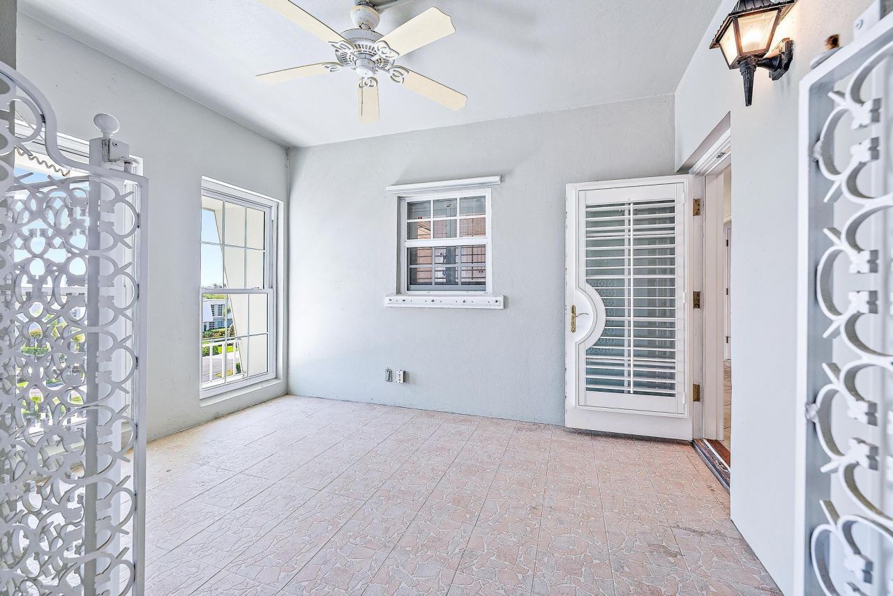 2160 Ibis Isle Road, Unit 9, Palm Beach, FL 33480 Photo