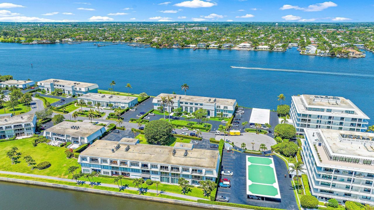 2160 Ibis Isle Road, Unit 9, Palm Beach, FL 33480 Photo