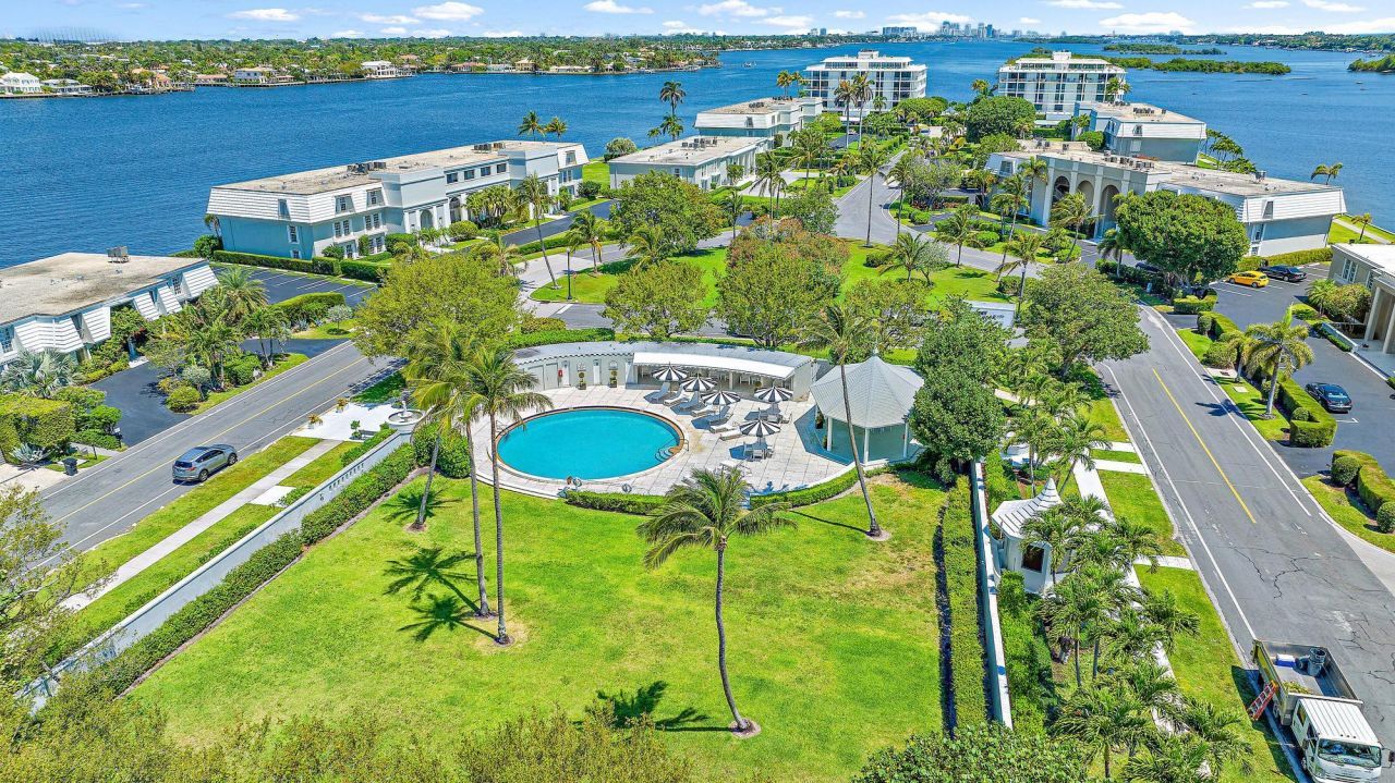 2160 Ibis Isle Road, Unit 9, Palm Beach, FL 33480 Photo