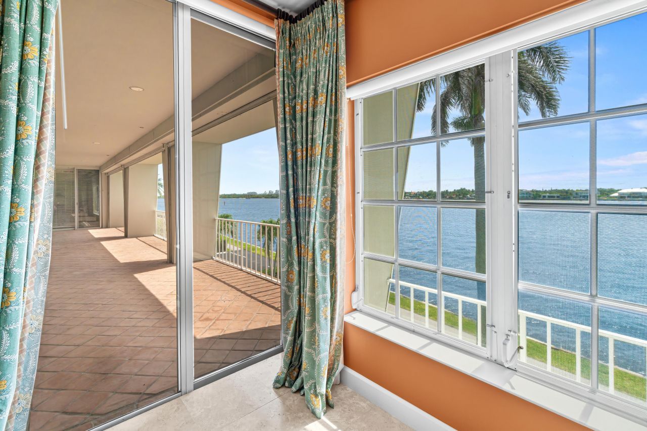 2160 Ibis Isle Road, Unit 9, Palm Beach, FL 33480 Photo