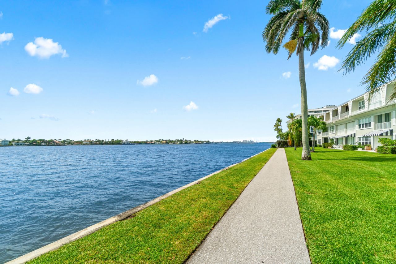 2160 Ibis Isle Road, Unit 9, Palm Beach, FL 33480 Photo