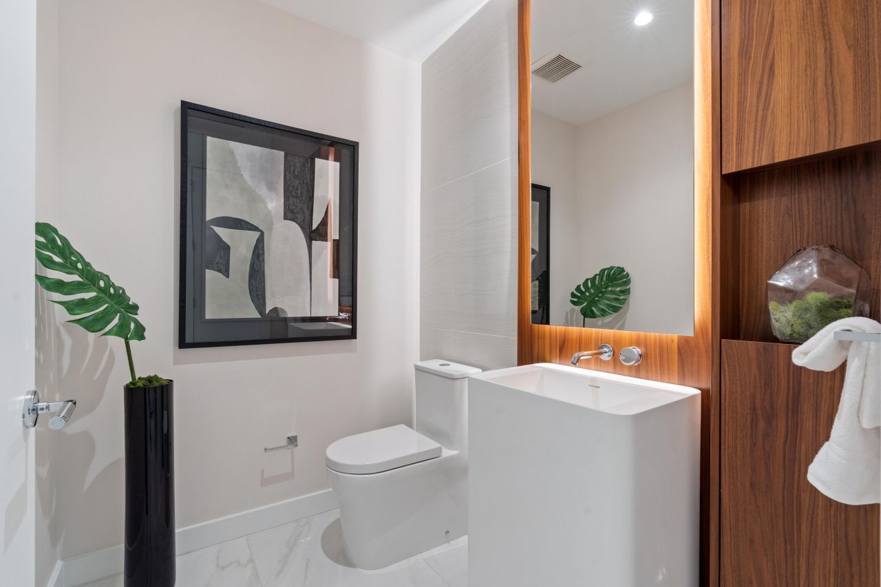 220 SE Mizner Boulevard, Unit 611, Boca Raton, FL 33432 Photo