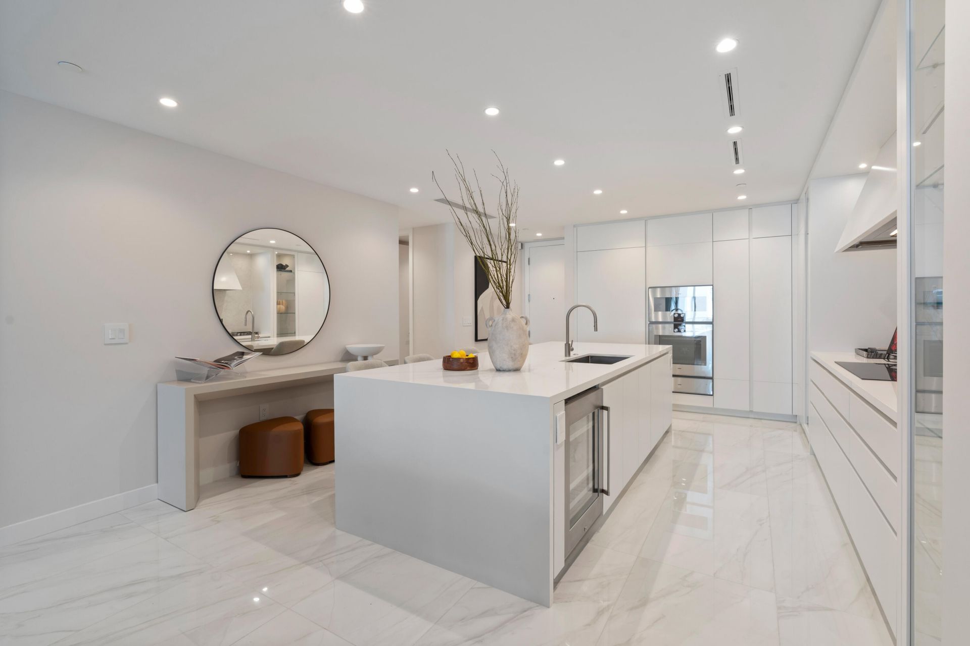 220 SE Mizner Boulevard, Unit 611, Boca Raton, FL 33432 Photo