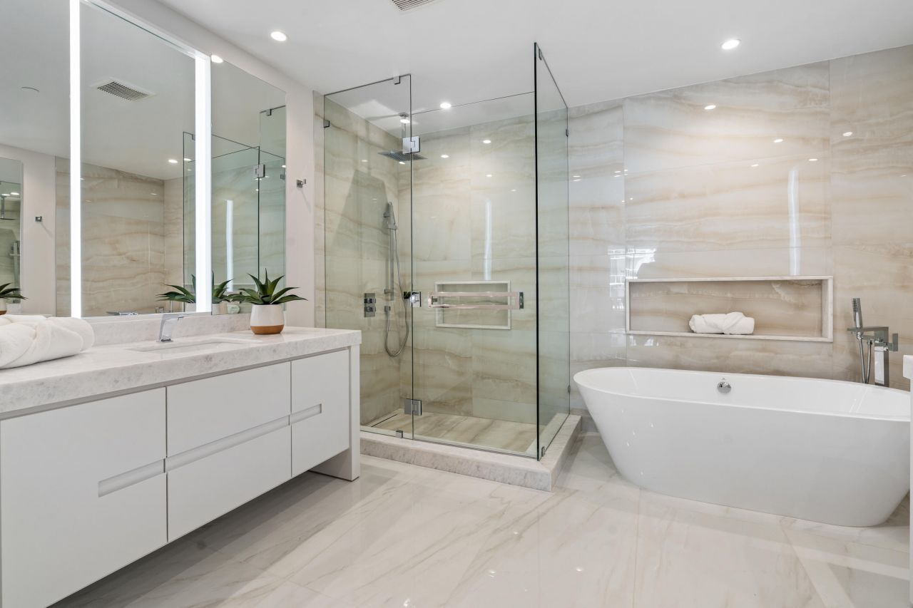 220 SE Mizner Boulevard, Unit 611, Boca Raton, FL 33432 Photo