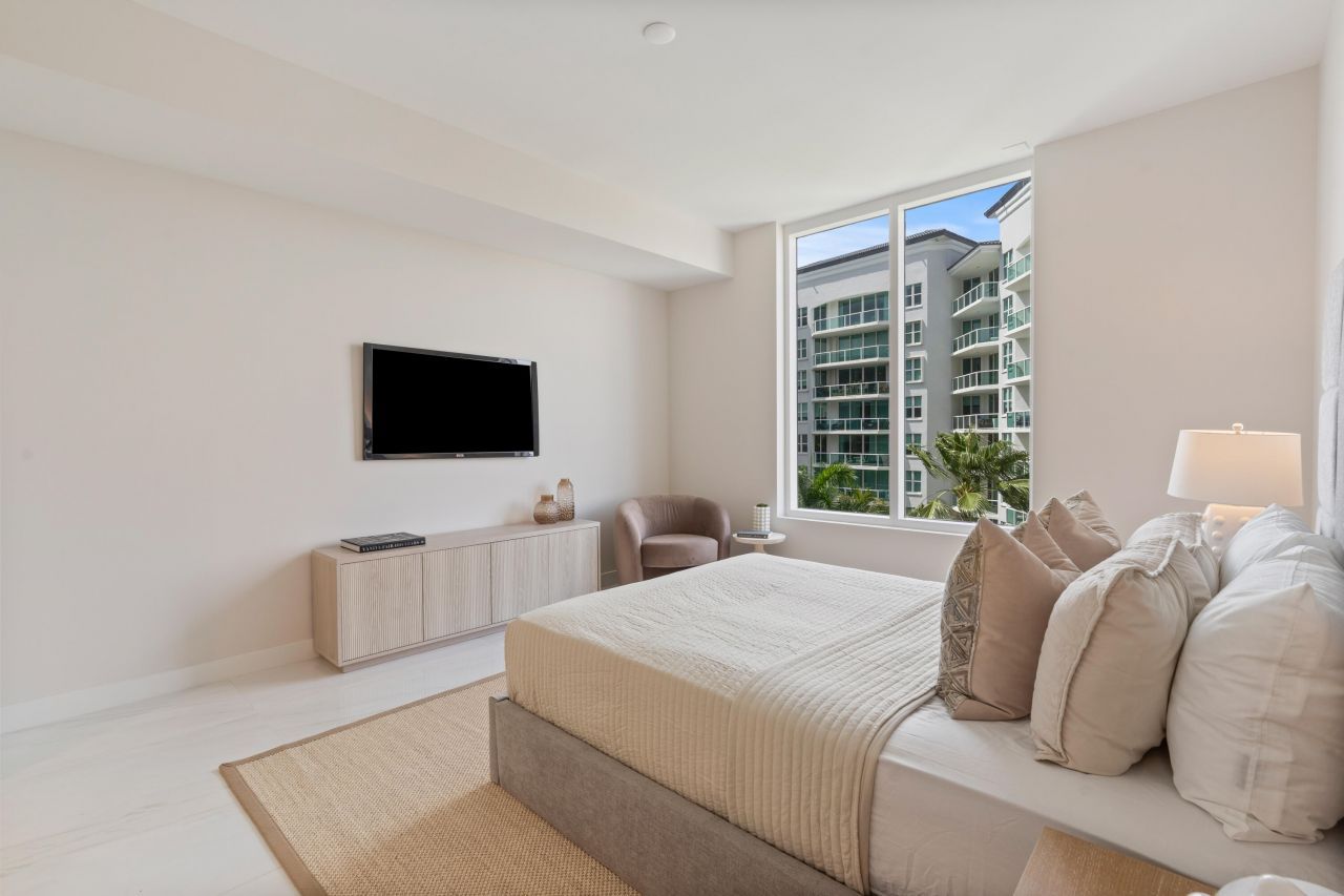 220 SE Mizner Boulevard, Unit 611, Boca Raton, FL 33432 Photo