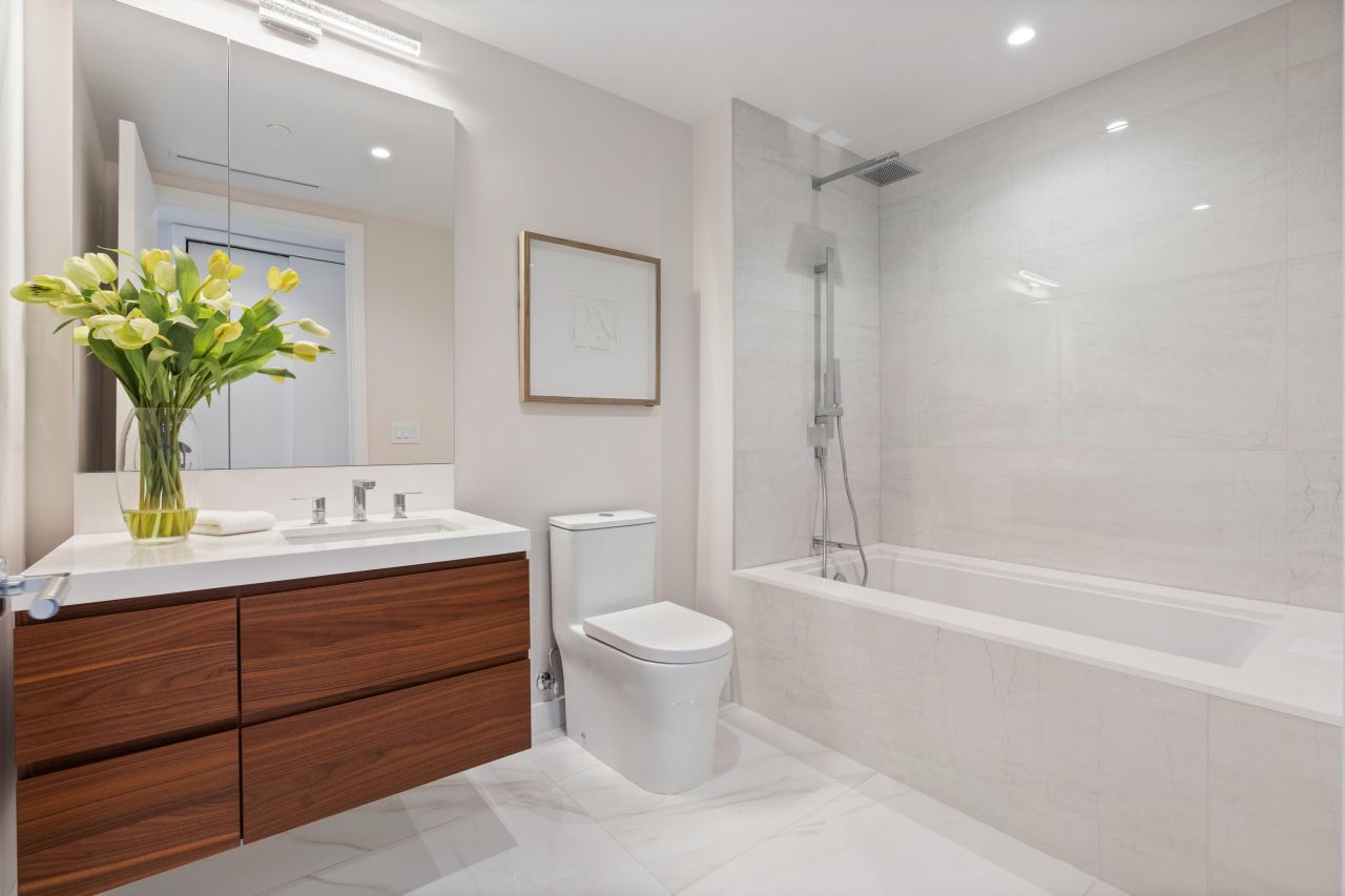 220 SE Mizner Boulevard, Unit 611, Boca Raton, FL 33432 Photo