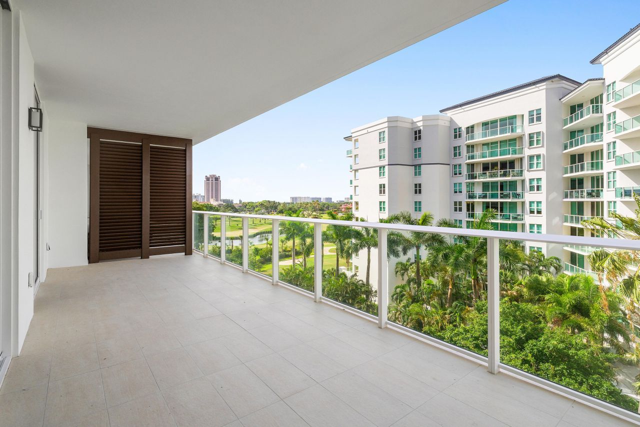 220 SE Mizner Boulevard, Unit 611, Boca Raton, FL 33432 Photo