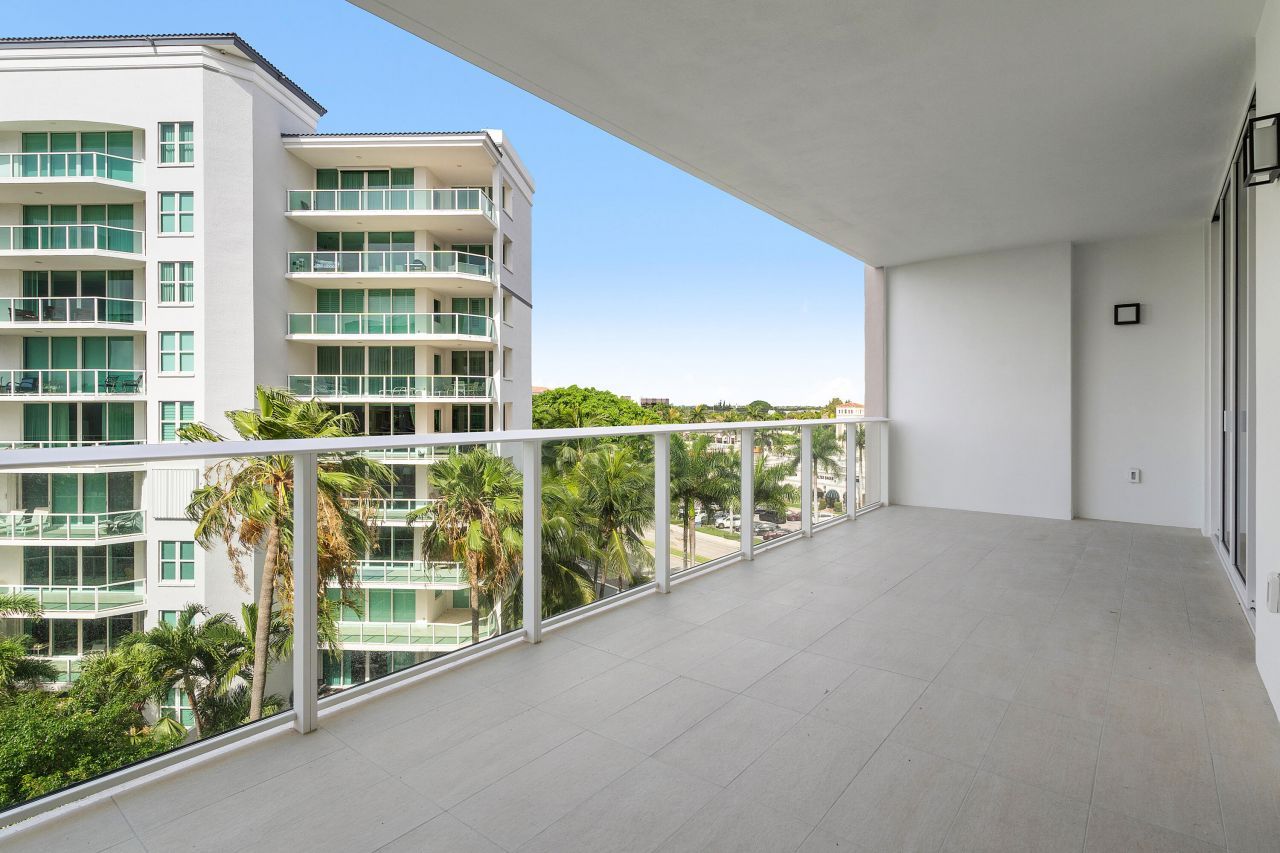 220 SE Mizner Boulevard, Unit 611, Boca Raton, FL 33432 Photo