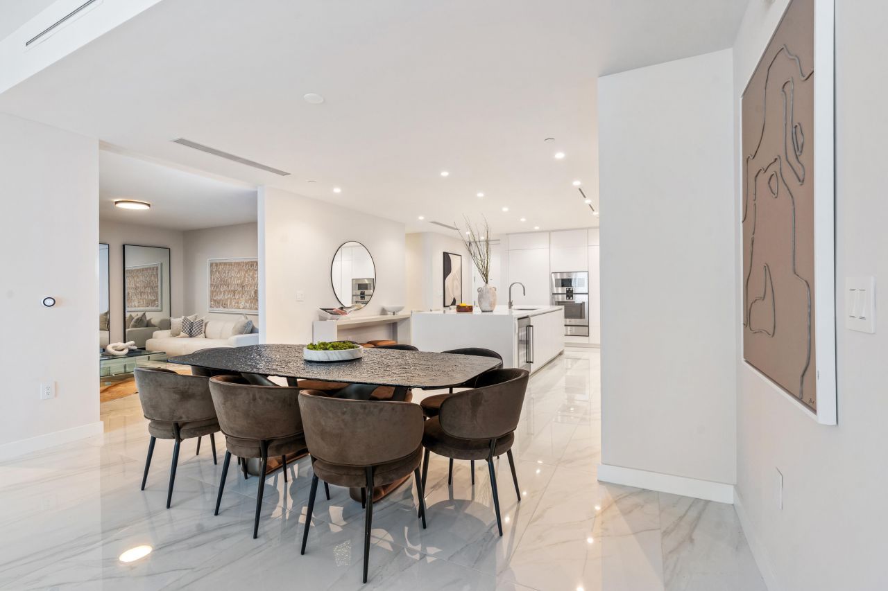 220 SE Mizner Boulevard, Unit 611, Boca Raton, FL 33432 Photo