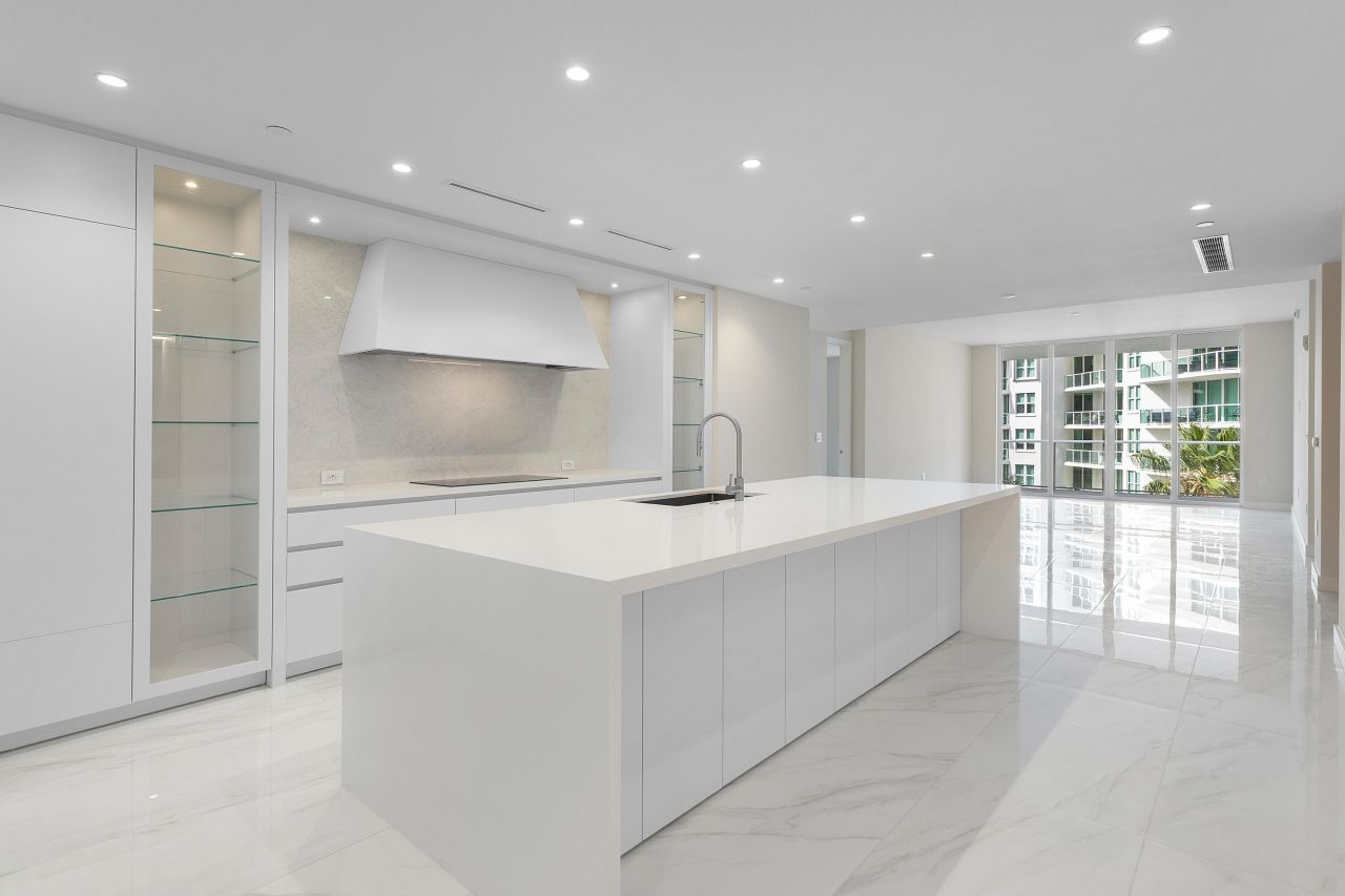 220 SE Mizner Boulevard, Unit 611, Boca Raton, FL 33432 Photo