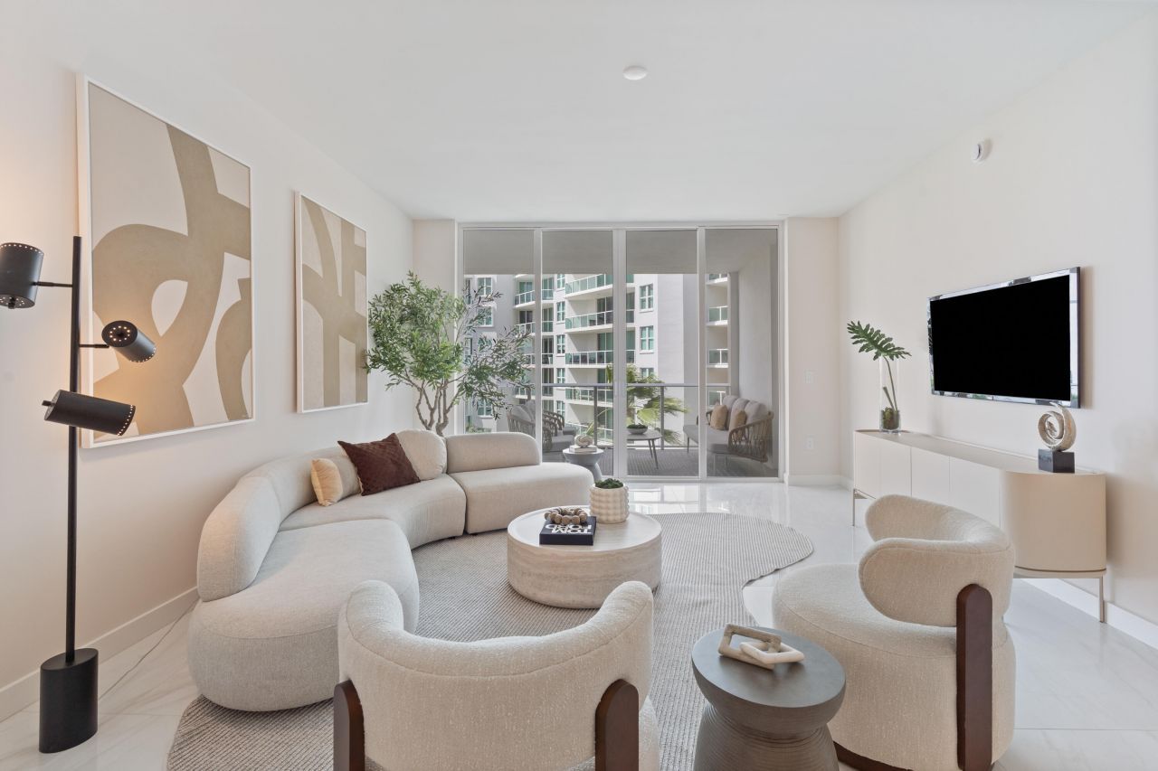 220 SE Mizner Boulevard, Unit 611, Boca Raton, FL 33432 Photo