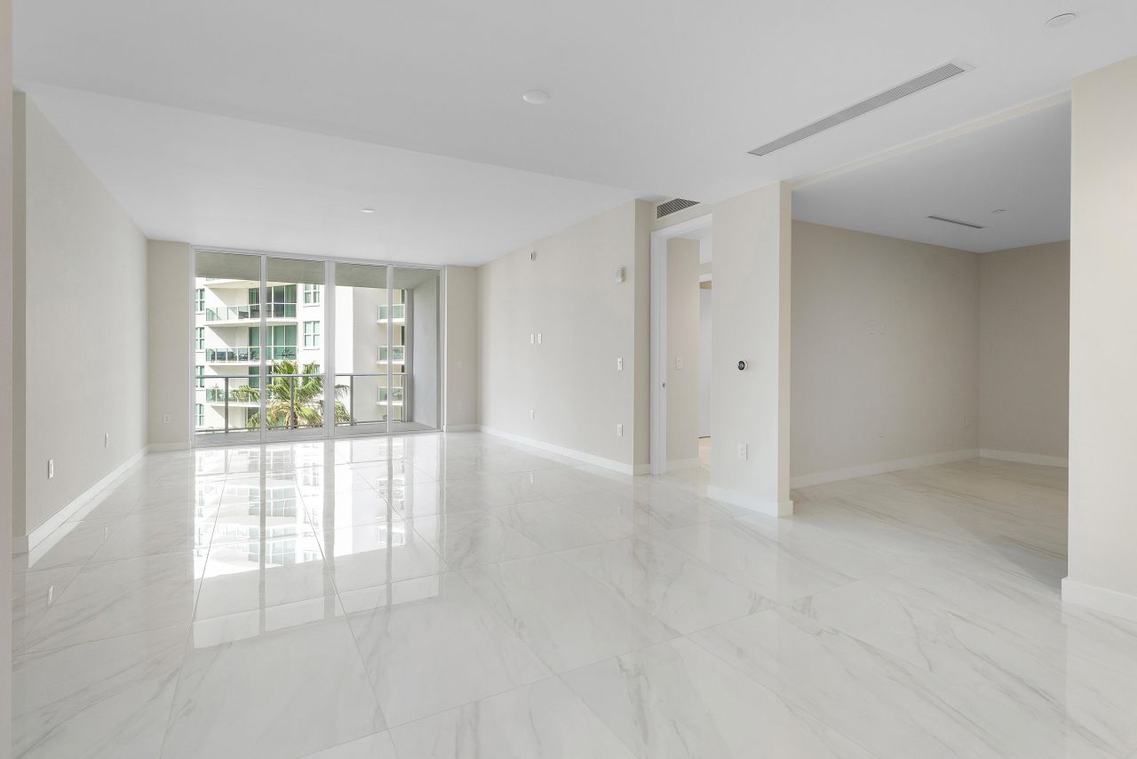 220 SE Mizner Boulevard, Unit 611, Boca Raton, FL 33432 Photo