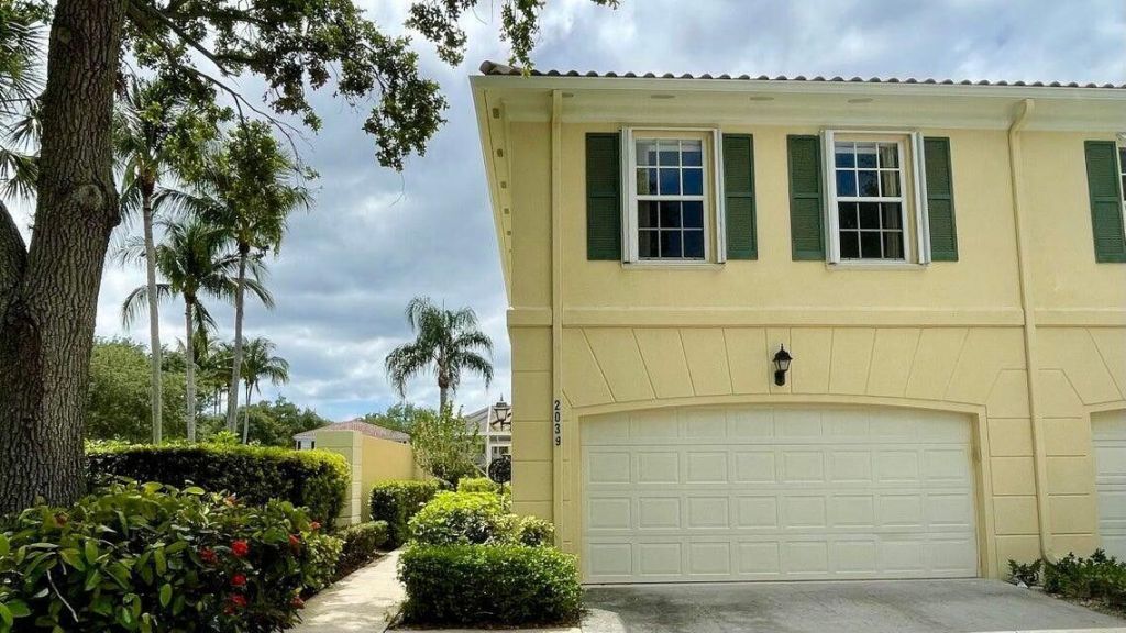 2039 Tarpon Lake Way, West Palm Beach, FL 33411 Photo