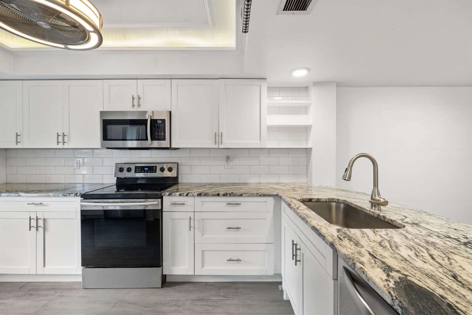 1801 Consulate Place, Unit 101, West Palm Beach, FL 33401 Photo