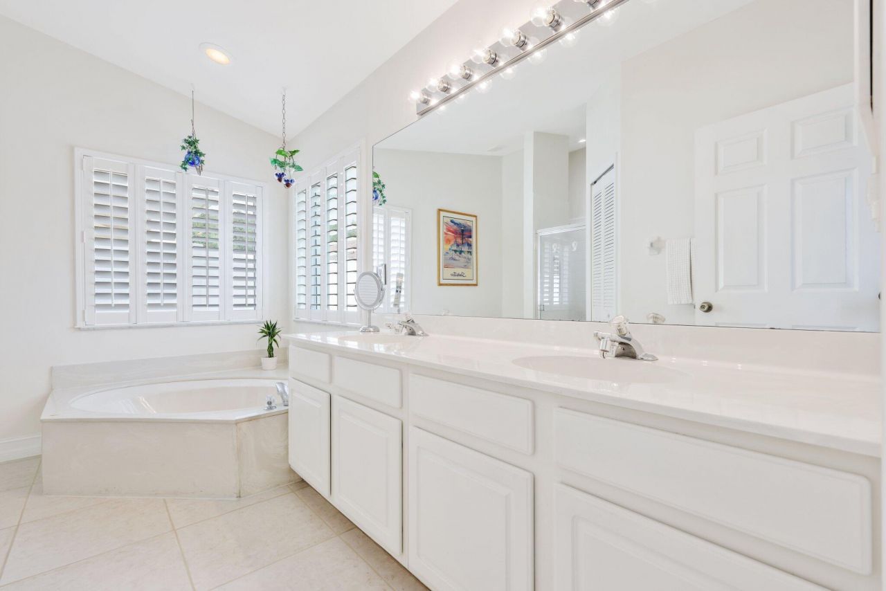 1071 Delray Lakes Drive, Delray Beach, FL 33444 Photo