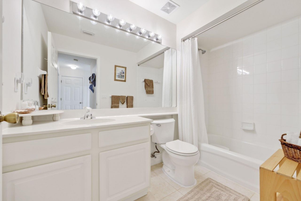 1071 Delray Lakes Drive, Delray Beach, FL 33444 Photo