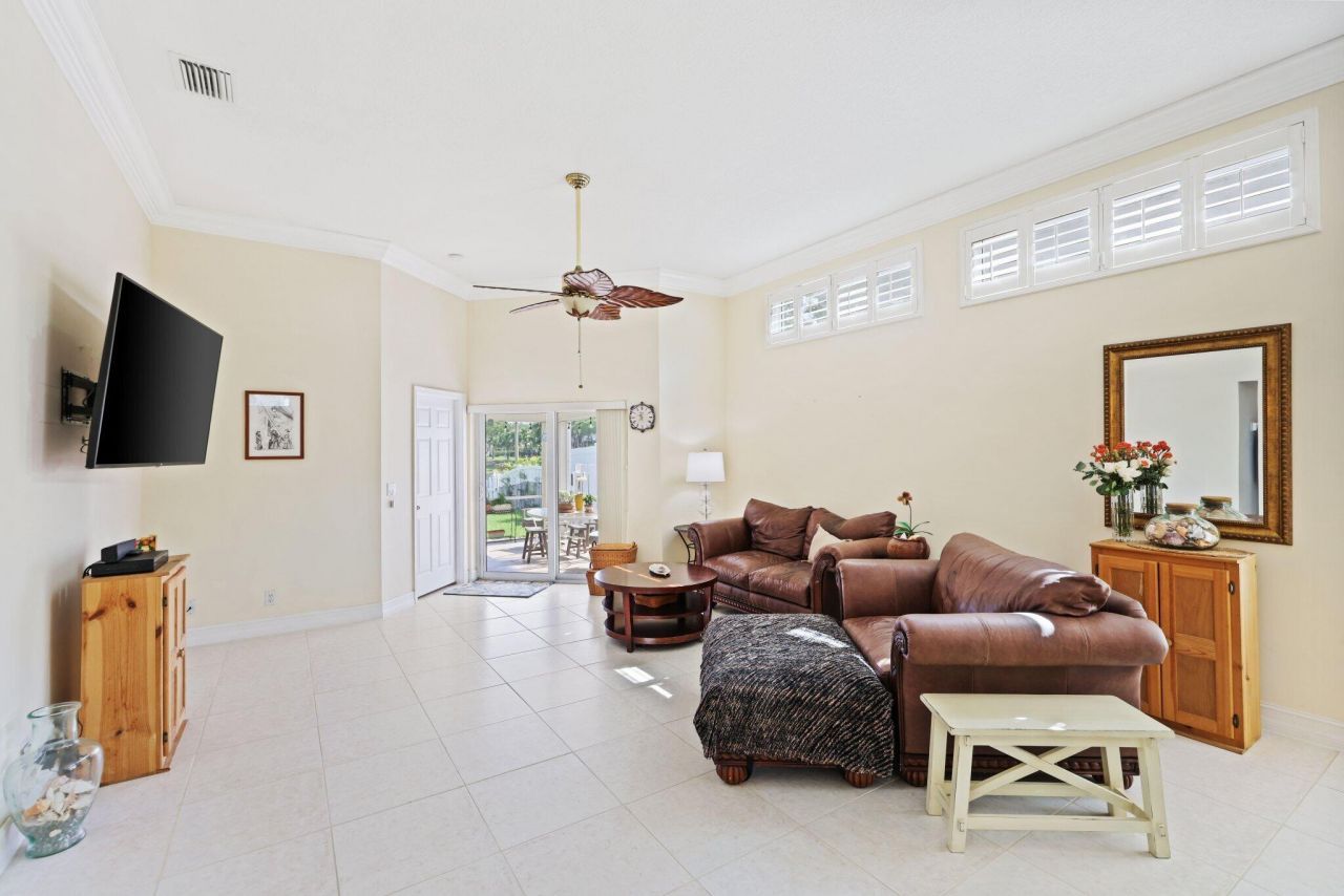 1071 Delray Lakes Drive, Delray Beach, FL 33444 Photo
